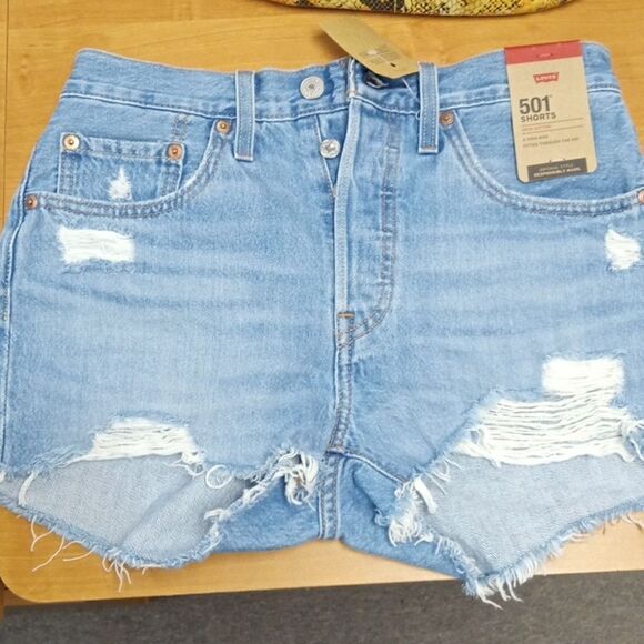 Levi's Original Red Tab Women's 501 Original High-Rise Jean Shorts - Picture 10 of 11